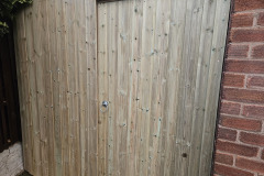 Fence-and-gate-fitting-service-Chesterfield